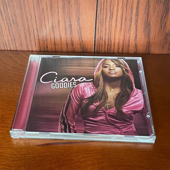 EUC, Ciara’s CD was her debut studio album released on September, 2004 by LaFace - Picture 2 of 6